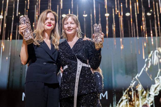 49eme Ã dition de la cÃ rÃ monie des CÃ sar Ã l?Olympia Ã Paris Sandra Hüller, CÃ sar de la meilleure actrice pour Anatomie d?une chute et Justine Triet, CÃ sar de la meilleur rÃ alisation Pour Anatomie D?une Chute, CÃ sar du meilleur scÃ nario original Pour Anatomie D?une Chute, CÃ sar du meilleur film Pour Anatomie D?une Chute - 49eme Ã dition de la cÃ rÃ monie des CÃ sar Ã l?Olympia Ã Paris le 23 fÃ vrier 2024 Dominique Jacovides Olivier Borde Bestimage 49th Cesar Film Awards at L Olympia on February 23, 2024 in Paris Paris France  Copyright: xBORDE-JACOVIDESx xBESTIMAGExBORDE-JACOVIDESx xBESTIMAGEx