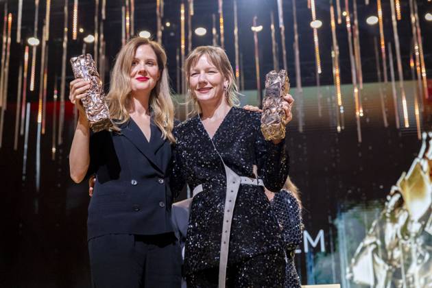 49eme Ã dition de la cÃ rÃ monie des CÃ sar Ã l?Olympia Ã Paris Sandra Hüller, CÃ sar de la meilleure actrice pour Anatomie d?une chute et Justine Triet, CÃ sar de la meilleur rÃ alisation Pour Anatomie D?une Chute, CÃ sar du meilleur scÃ nario original Pour Anatomie D?une Chute, CÃ sar du meilleur film Pour Anatomie D?une Chute - 49eme Ã dition de la cÃ rÃ monie des CÃ sar Ã l?Olympia Ã Paris le 23 fÃ vrier 2024 Dominique Jacovides Olivier Borde Bestimage 49th Cesar Film Awards at L Olympia on February 23, 2024 in Paris Paris France  Copyright: xBORDE-JACOVIDESx xBESTIMAGExBORDE-JACOVIDESx xBESTIMAGEx