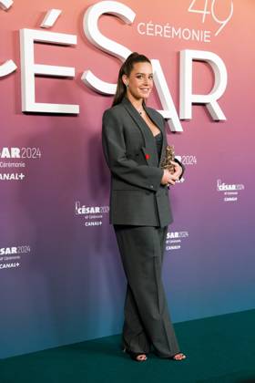 49eme ceremonie des CESAR - Salle de presse Phtocall des laureats. 49th CESAR ceremony awards. Photocall of winners : Adele Exarchopoulos (meilleur actrice dans un second role) 302003 2024-02-24 Olympia  Copyright: xIvankaxVoisinx xStarfacex STAR_302003_003