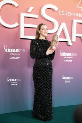49eme ceremonie des CESAR - Salle de presse Phtocall des laureats. 49th CESAR ceremony awards. Photocall of winners : Monia Chokri 302003 2024-02-24 Olympia  Copyright: xIvankaxVoisinx xStarfacex STAR_302003_072