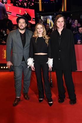 Ronald Zehrfeld, Lilith Stangenberg und Lars Eidinger bei der Closing Ceremony mit Preisverleihung auf der Berlinale 2024 74. Internationale Filmfestspiele Berlin im Berlinale Palast. Berlin, 24.02.2024