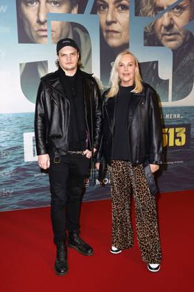 Wilson Gonzalez Ochsenknecht und seine Mutter Natascha Ochsenknecht bei der Helgoland 513 (Sky) Serien Premiere am 28.02.2024 in Berlin Helgoland 513 Serien Premiere in Berlin
