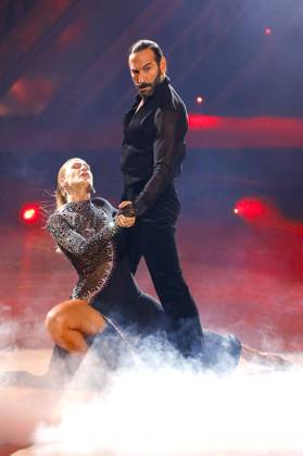 Lulu Lewe mit Massimo Sinato in der ersten Live-Show der 17. Staffel der RTL-Tanzshow Let s Dance im MMC Coloneum. Köln, 01.03.2024