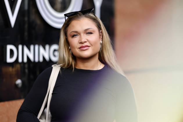 Fitness-Influencerin Sophia Thiel vor der Abfahrt zur 2. Show der 17. Staffel der RTL-Tanzshow Let s Dance . Köln, 01.03.2024 NRW Deutschland Copyright: xChristophxHardtx