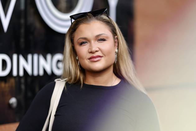 Fitness-Influencerin Sophia Thiel vor der Abfahrt zur 2. Show der 17. Staffel der RTL-Tanzshow Let s Dance . Köln, 01.03.2024 NRW Deutschland Copyright: xChristophxHardtx