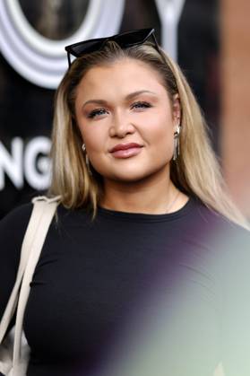 Fitness-Influencerin Sophia Thiel vor der Abfahrt zur 2. Show der 17. Staffel der RTL-Tanzshow Let s Dance . Köln, 01.03.2024 NRW Deutschland Copyright: xChristophxHardtx