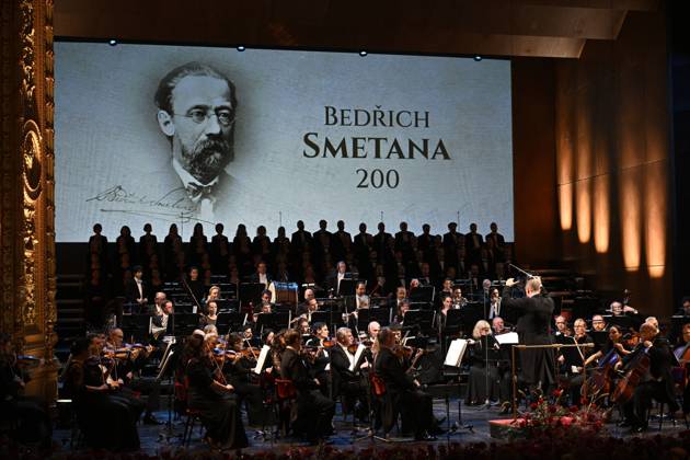 Bilder des Jahres 2024, Entertainment 03 März Entertainment Themen der Woche KW09 The festive concert on the 200th anniversary of birth of Bedrich Smetana in National Theatre, Prague, Czech Republic, on March 2nd, 2024. The soloists were accompanied by the National Theatre Orchestra (pictured). (CTKxPhoto MichalxKrumphanzl) CTKPhotoP2024030206281  CTKPhotoP2024030206281