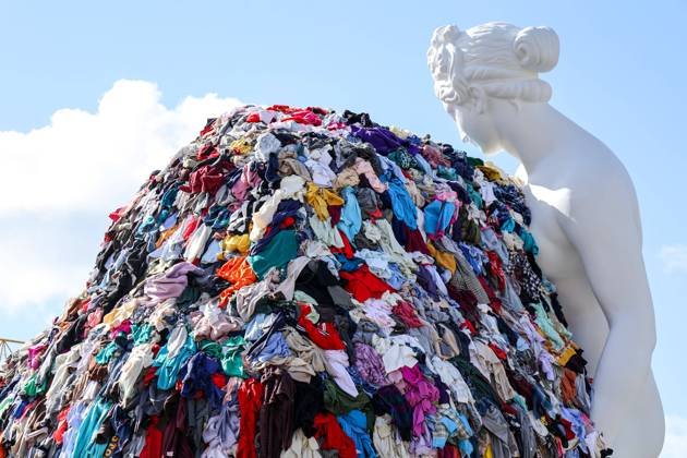 Bilder des Jahres 2024, Entertainment 03 März Entertainment Themen der Woche KW10 Entertainment Bilder des Tages NEW VERSION OF THE VENUS OF THE RAGS LOCATED IN PIAZZA MUNICIPIO inaugurated. 03 06 2024 NAPLES, THE MAESTRO PISTOLETTO IN THE GIUNTA ROOM AT PALAZZO SAN GIACOMO AT THE PRESENTATION OF THE NEW VERSION OF THE VENUS OF THE RAGS PLACED IN PIAZZA MUNICIPIO. The Venus, it has been said, was donated to the city of Naples. NAPOLI palazzo san giacomo CAMPANIA piazza municipio Copyright: xFABIOxSASSOxFabioxSassox IMG_4064