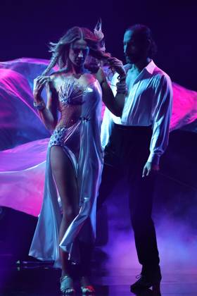 Lulu Lewe mit Massimo Sinato in der zweiten Live-Show der 17. Staffel der RTL-Tanzshow Let s Dance im MMC Coloneum. Köln, 08.03.2024