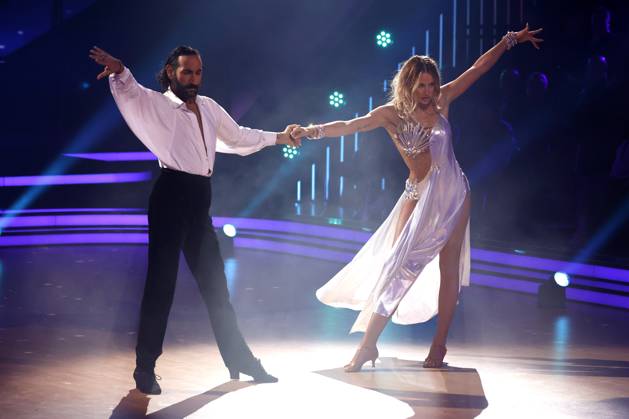 Lulu Lewe mit Massimo Sinato in der zweiten Live-Show der 17. Staffel der RTL-Tanzshow Let s Dance im MMC Coloneum. Köln, 08.03.2024