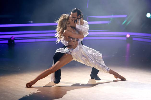 Lulu Lewe mit Massimo Sinato in der zweiten Live-Show der 17. Staffel der RTL-Tanzshow Let s Dance im MMC Coloneum. Köln, 08.03.2024