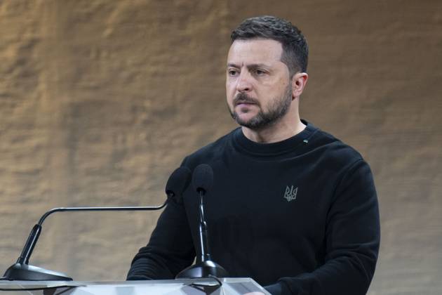 Ukraine, Wolodymyr Selenskyj während Verleihung des Taras Schewtschenko Preises in Kiew March 9, 2024, Kiev, Ukraine: Ukrainian President Volodymyr Zelenskyy stands for a moment of silence during the award ceremony for the 2024 Taras Shevchenko National Prize, March 9, 2024 in Kiev, Ukraine. The award recognizes artists, poets, journalists, composers, and theater figures for their outstanding contribution to the development of Ukrainian culture. Kiev Ukraine - ZUMAp138 20240309_zaa_p138_002 Copyright: xUkrainexPresidency UkrainianxPrex