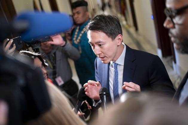 Bilder des Jahres 2024, News 03 März News Themen der Woche KW11 News Bilder des Tages Tiktok CEO Shou Zi Chew speaks with the press after meeting with Sen. John Letterman, D-PA, at the U.S. Capitol in Washington, DC on Thursday, March 14, 2024. Yesterday, the House of Representatives voted to ban TikTok in the United States unless the Chinese-owned parent company ByteDance sells the app within the next six months.  WAP20240314455 BONNIExCASH
