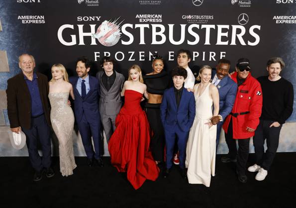 Bilder des Jahres 2024, Entertainment 03 März Entertainment Themen der Woche KW11 Entertainment Bilder des Tages Bill Murray, Emily Alyn Lind, Paul Rudd, Finn Wolfhard, Mckenna Grace, Celeste O Connor, Logan Kim, Gil Kenan, Carrie Coon, Ernie Hudson, Dan Aykroyd and Jason Reitman arrive on the red carpet at the premiere of Ghostbusters: Frozen Empire at AMC Lincoln Square Theater on Thursday, March 14, 2024 in New York City. NYP20240314123 JohnxAngelillo
