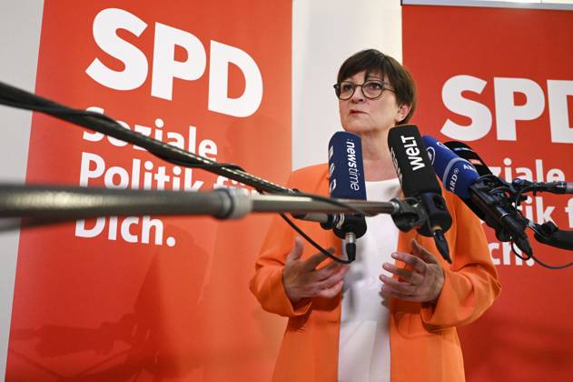 Saskia Esken bei Beratungen im Rahmen einer Klausur des SPD-Parteivorstandes in der Landesvertretung Hamburg beim Bund. Berlin, 15.03.2024