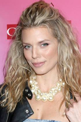 USA - Clarins New Product Launch Party - Los Angeles LOS ANGELES - MAR 15: AnnaLynne McCord at the Clarins New Product Launch Party on the Private Residence on March 15, 2024 in Los Angeles, CA Los Angeles CA USA EDITORIAL USE ONLY Copyright: x 2024xKathyxHutchinsx xHutchinsxPhotox HutchinsxPhotox khphotos833642