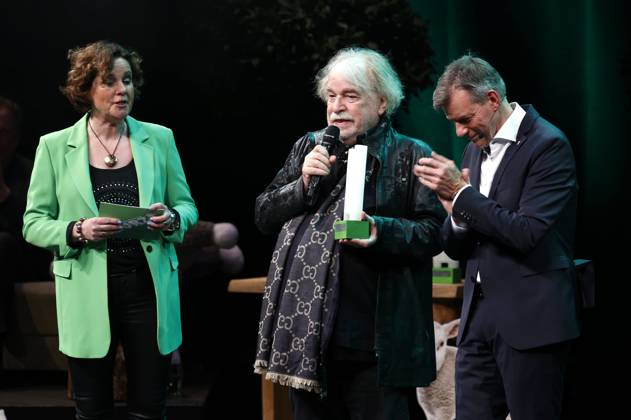 Steffi Neu, Bernhard Paul und Christoph Tesche bei der Verleihung des Comedy-Preises Recklinghäuser Hurz im Ruhrfestspielhaus. Recklinghausen, 18.03.2024