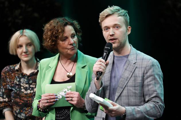 Shari Litt, Steffi Neu und Marc Weide bei der Verleihung des Comedy-Preises Recklinghäuser Hurz im Ruhrfestspielhaus. Recklinghausen, 18.03.2024