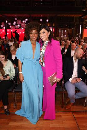Dennenesch Zoude und Alice Brauner bei der Verleihung vom Deutschen Hoerfilmpreis am 19.03.2024 in Berlin Deutscher Hoerfilmpreis 2024 in Berlin