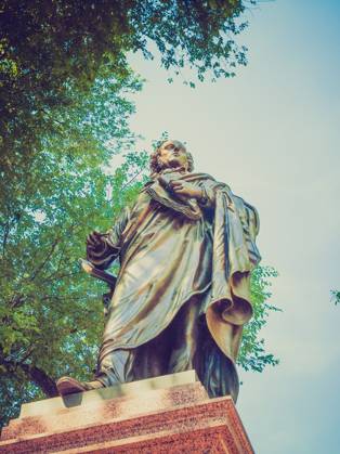 Mendelssohn Denkmal Leipzig The Mendelssohn Denkmal monument to German musician Jakob Ludwig Felix Mendelssohn Bartholdy was designed by Werner Stein in 1892 in Leipzig Germany Copyright: xZoonar.com ClaudioxDiviziax 6181098