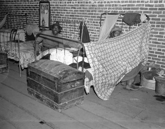 ARKANSAS: REFUGEE, 1937. Flood refugees in a temporary infirmary operated by the Red Cross at Forrest City, Arkansas. Photographed by Walker Evans, February 1937.  Copyright: xGRANGERx xGRANGERx 0324894