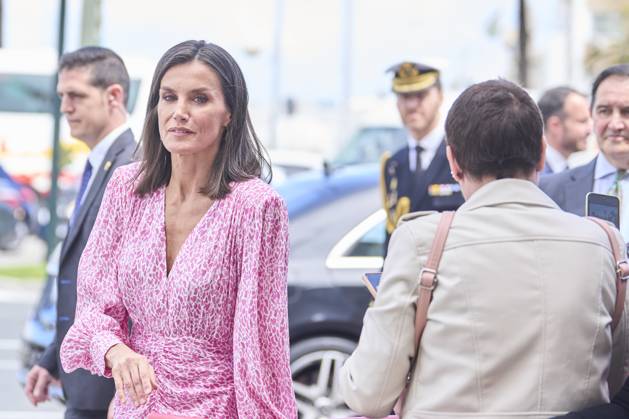 03-04-2024 Spain Queen Letizia attend the gold medals for Merit in the fine arts 2022 at the Cadiz congress palace in Cadiz. No Spain Â  Copyright: xPPEx