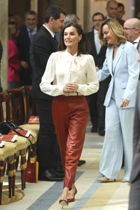 Royals At National Sports Awards - Madrid Queen Letizia on her arrival at the presentation of the National Sports Awards 2022 at the Royal Palace El Pardo, on April 4, 2024, in Madrid (Spain). The National Sports Awards 2022 are convened annually by the Consejo Superior de Deporte (CSD), in order to expressly recognize individuals and entities that, either by their direct activity or personal initiative, or as participants in the development of sports policy, have contributed in an outstanding way to promote or disseminate the physical-sports activity. Photo by Antonio Gutierrez Europa Press ABACAPRESS.COM Madrid Spain  Copyright: xEuropaxPress ABACAx
