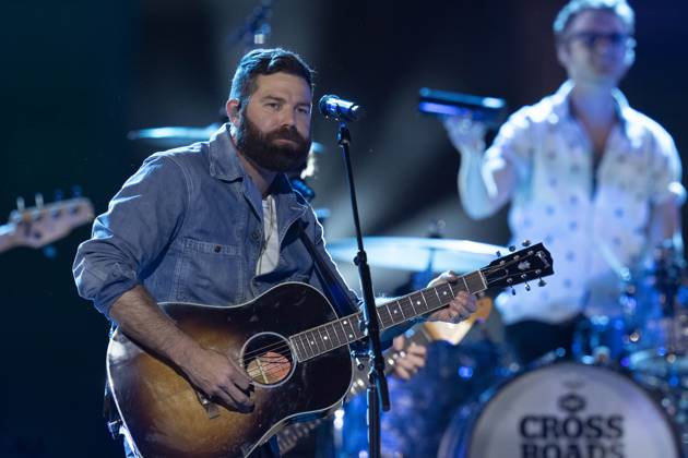 April 5, 2024, Austin, Tx, United States: American country pop singer JORDAN DAVIS performs at a taping of CMT Country Crossroads with band NEEDTOBREATHE in front of the University of Texas Tower on April 5, 2024. Austin United States - ZUMAd150 20240405_znp_d150_010 Copyright: xBobxDaemmrichx