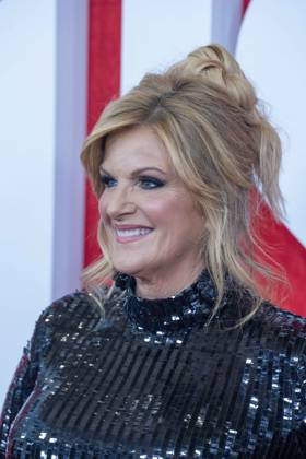 April 7, 2024, Austin, Tx, United States: Country singer TRISHA YEARWOOD walks the red carpet and poses for photographs prior to the CMT Music Awards show at Austin s Moody Center on April 6, 2024. Austin United States - ZUMAd150 20240407_znp_d150_009 Copyright: xBobxDaemmrichx