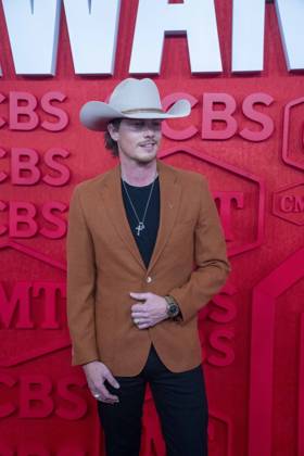April 7, 2024, Austin, Tx, United States: Country singer GEORGE BIRGE walks the red carpet and poses for photographs prior to the CMT Music Awards show at Austin s Moody Center on April 6, 2024. Austin United States - ZUMAd150 20240407_znp_d150_025 Copyright: xBobxDaemmrichx