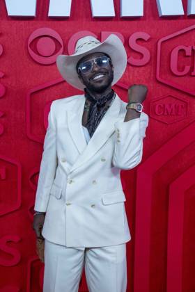 April 7, 2024, Austin, Tx, United States: Country singer WILLIE JONES walks the red carpet and poses for photographs prior to the CMT Music Awards show at Austin s Moody Center on April 6, 2024. Austin United States - ZUMAd150 20240407_znp_d150_045 Copyright: xBobxDaemmrichx
