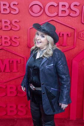 April 7, 2024, Austin, Tx, United States: Singer MELISSA ETHRIDGE poses on the red carpet for photographs prior to the CMT Music Awards show at Austin s Moody Center on April 6, 2024. Austin United States - ZUMAd150 20240407_znp_d150_059 Copyright: xBobxDaemmrichx