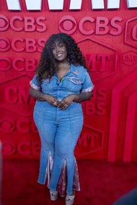 April 7, 2024, Austin, Tx, United States: Singer BRITTNEY SPENCE poses on the red carpet for photographs prior to the CMT Music Awards show at Austin s Moody Center on April 6, 2024. Austin United States - ZUMAd150 20240407_znp_d150_060 Copyright: xBobxDaemmrichx