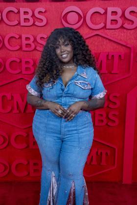 April 7, 2024, Austin, Tx, United States: Singer BRITTNEY SPENCE poses on the red carpet for photographs prior to the CMT Music Awards show at Austin s Moody Center on April 6, 2024. Austin United States - ZUMAd150 20240407_znp_d150_061 Copyright: xBobxDaemmrichx