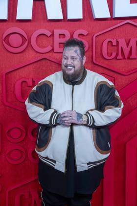 April 7, 2024, Austin, Tx, United States: Country singer JELLY ROLL walks the red carpet and poses for photographs prior to the CMT Music Awards show at Austin s Moody Center on April 6, 2024. Austin United States - ZUMAd150 20240407_znp_d150_075 Copyright: xBobxDaemmrichx
