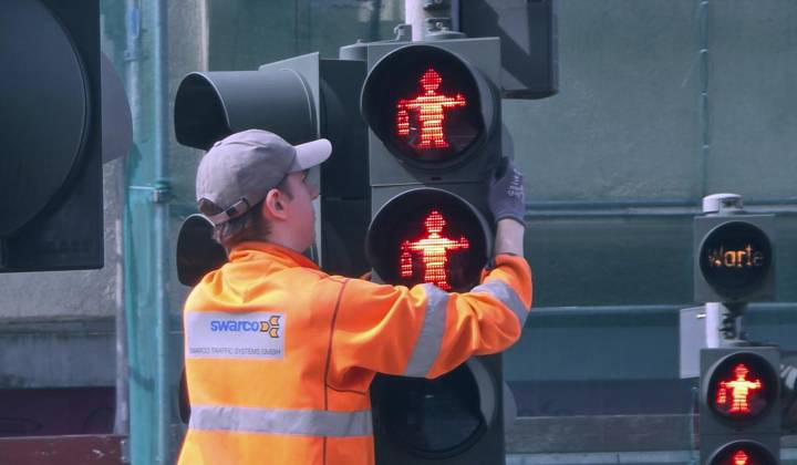 Bilder des Jahres 2024, News 04 April News Themen der Woche KW15 News Bilder des Tages RECORD DATE NOT STATED Einweihung der ersten Bochumer Bergmann-Ampel. ** NUR FÜR REDAKTIONELLE ZWECKE ** EDITORIAL USE ONLY **<p>Die Einweihung der ersten Bochumer Bergmann-Ampel findet am Montag, dem 08.04.2024 statt vor dem Deutschen Berbaumuseum an der Herner Straße in Bochum. Deutschland NW Bochum Copyright: GeroxHelm