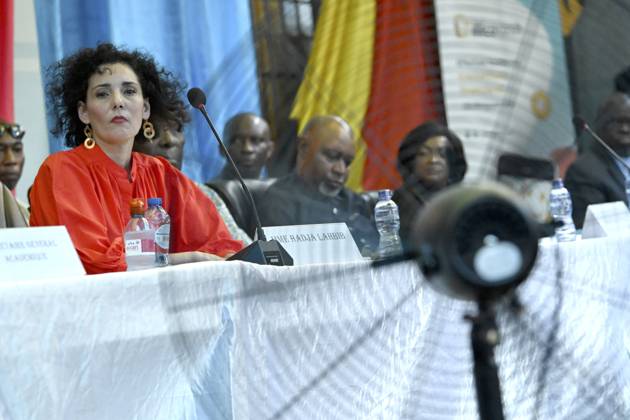Bilder des Jahres 2024, News 04 April News Themen der Woche KW15 News Bilder des Tages Minister Hadja Lahbib visit to Congo (Day 1) KINSHASA, CONGO - APRIL 09: Hadja Lahbib (MR), Minister of Foreign Affairs is travelling to the Democratic Republic of Congo (Kinshasa) - Meeting with students from the University of Information and Communication Sciences (UNISIC) on the issue of fake news , propaganda and the impact on our democracy on April 09, 2024 in Kinshasa, Congo, 09 04 2024 Kinshasa Congo  Copyright: xDidierxLebrunx