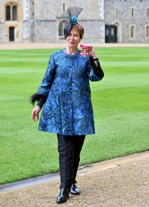 . 09 04 2024. Windsor, United Kingdom. Actress Celia Imrie with her OBE after an Investiture at Windsor Castle, United Kingdom.  xPoolx xi-Imagesx IIM-25111-0005
