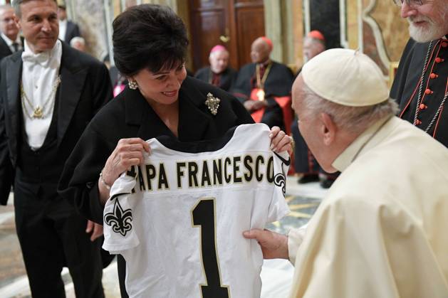 Bilder des Jahres 2024, News 04 April News Themen der Woche KW15 News Bilder des Tages **NO LIBRI** Italy, Rome, Vatican, 2024 4 12.Pope Francis receives in private audience Members of the Papal Foundation at the vatican Photograph by Vatican Media i Catholic Press Photo s. RESTRICTED TO EDITORIAL USE - NO MARKETING - NO ADVERTISING CAMPAIGNS.  Copyright: xVATICANxMEDIAx xipa-agency.netx xVaticanxmediax IPA_Agency_IPA45082535