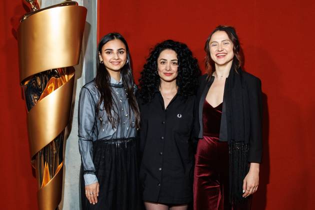 Die DEUTSCHE FILMAKADEMIE lädt zum Nominiertenabend des DEUTSCHEN FILMPREISES 2024 Bayan Layla, Milena Aboyan und Emina Smajic beim Lola Nominiertenabend des Deutschen Filmpreises 2024 in der Bar Brass am 13.04.2024 in Berlin. Copyright: xEventpressxKochanx