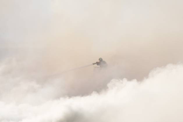 Bilder des Jahres 2024, News 04 April News Themen der Woche KW16 News Bilder des Tages The historic building Boersen is on fire in central Copenhagen in Denmark on Tuesday, April 16, 2024. A violent fire broke out Tuesday morning in the building, which is under renovation. The building was erected in the 1620s as a commercial building by King Christian IV and is located next to the Danish parliament , Copenhagen Denmark Copyright: EmilxHelmsx spdk20240416-092404-L