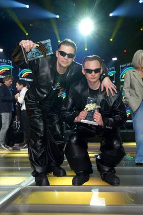 Twocolors mit den beiden Musikern Emil Reinke und Pierre-Angelo Papaccio bei der Verleihung vom Radio Regenbogen Award im Europapark am 19.04.2024 in Rust Radio Regenbogen Award 2024 im Europapark in Rust