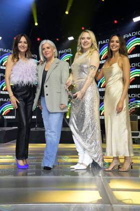Johanna Klum, Birgit Schrowange, Asdis und Mandy Capristo bei der Verleihung des 24. Radio Regenbogen Award 2024 in der Europa-Park Arena. Rust, 19.04.2024