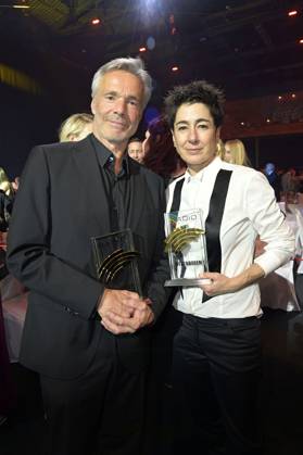 Hannes Jaenicke und Dunja Hayali bei der Verleihung des 24. Radio Regenbogen Award 2024 in der Europa-Park Arena. Rust, 19.04.2024