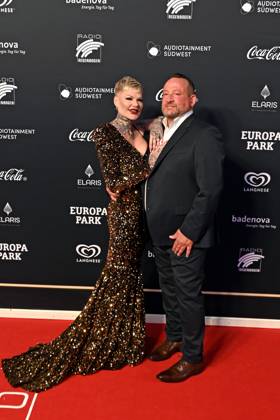 RADIO REGENBOGEN AWARD 2024. Melanie Müller und ihr Lebensgefährte Andreas Kunz anläßlich der Verleihung des Medienpreises aus Baden-Württemberg Radio Regenbogen Award am 19.04.2024 im Europapark Rust. 20240419MWI127442