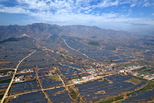 Ximo Photovoltaic Technology Base in Yuncheng YUNCHENG, CHINA - MARCH 19, 2023 - An aerial photo shows the grid-connected Ximo photovoltaic technology base in Yuncheng City, Shanxi Province, China, March 19, 2023. In recent years, Ruicheng County, Yuncheng City, Shanxi Province, adhering to the concept of green development, has built a leading photovoltaic technology base stretching more than 40 kilometers by taking advantage of abundant solar energy resources and a series of undeveloped hills and slopes along the mountains, continuously sending green electricity to thousands of households, further improving the ecological environment and realizing energy conservation and emission reduction. Yuncheng Shanxi China Copyright: xCFOTOx i1679277854891