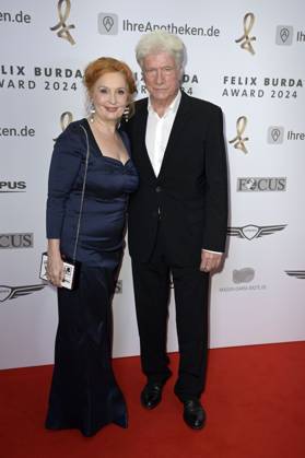 Jürgen Prochnow mit Ehefrau Verena Wengler bei der 19. Verleihung des Felix Burda Award 2024 im Hotel Adlon Kempinski. Berlin, 21.04.2024
