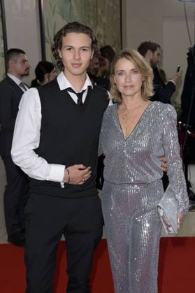 Tina Ruland mit Sohn Jahvis Rahmoune bei der 19. Verleihung des Felix Burda Award 2024 im Hotel Adlon Kempinski. Berlin, 21.04.2024