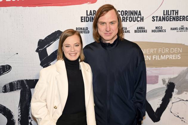 Bilder des Jahres 2024, Entertainment 04 April Entertainment Themen der Woche KW17 Entertainment Bilder des Tages Saskia Rosendahl und Lars Eidinger bei der Premiere des Kinofilms Sterben im Rio Filmpalast. München, 22.04.2024