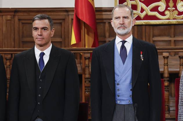 Spain s King Felipe VI (R) and Prime Minister Pero Sanchez (L) attend the 2023 Cervantes Award held in Alcala de Henares, Madrid, Spain, 23 April 2024. Spanish writer Luis Mateo Diez has been awarded with the 2023 Cervantes Award. 2023 Cervantes Award !ACHTUNG: NUR REDAKTIONELLE NUTZUNG!  Copyright: xBallesterosx GRAF5433 20240423-55013400868_1
